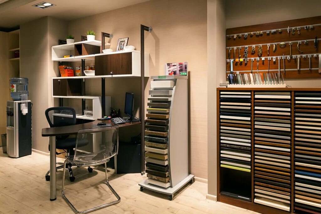 оформление мебельного салона. рабочие мебельные магазины. рабочие мебельные магазины. рабочие мебельные магазины. мебельный салон.