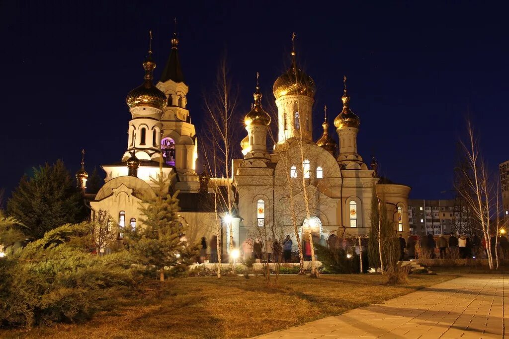 Храмы города донецка. Храмы города донецка. Донецк храм дмз. Храмы города донецка. Свято михайловский храм донецк.