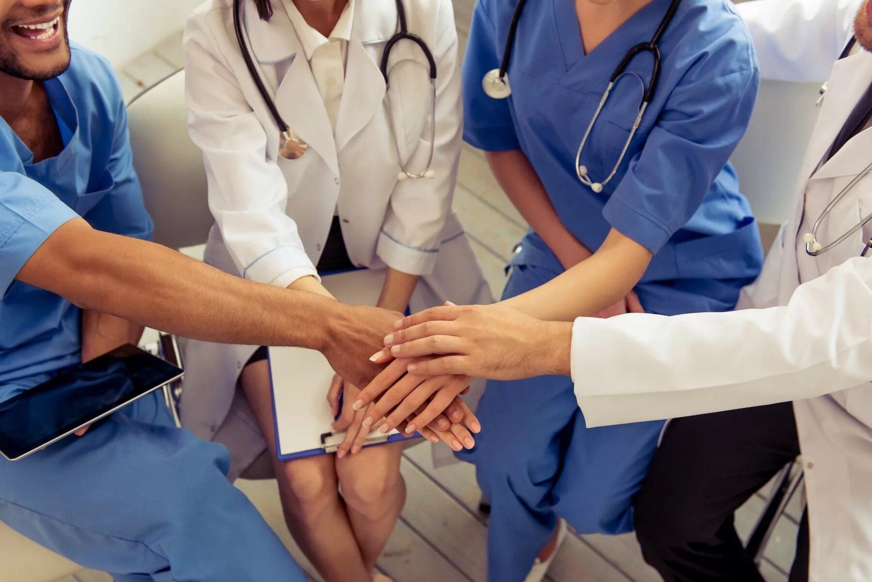 Do #surgeons actually like #wearabletech? Wearable tech, Women, Head up display
