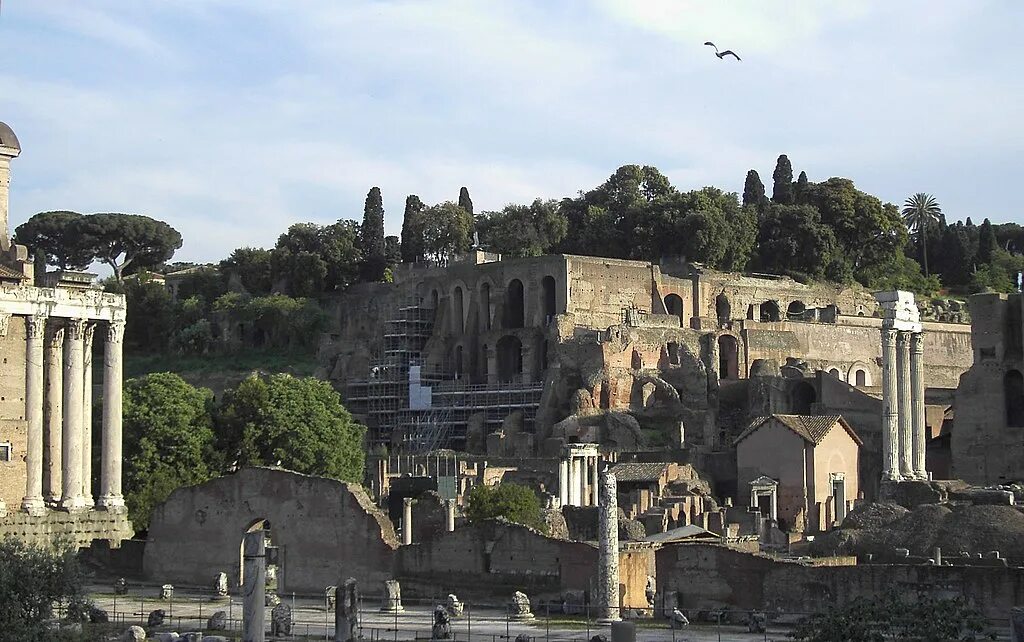 Холм древнего. Палатинский холм в Риме. Палатин холмы Рима. Дворцы на Палатинском Холме в древнем Риме. Холм палатин в древнем Риме.
