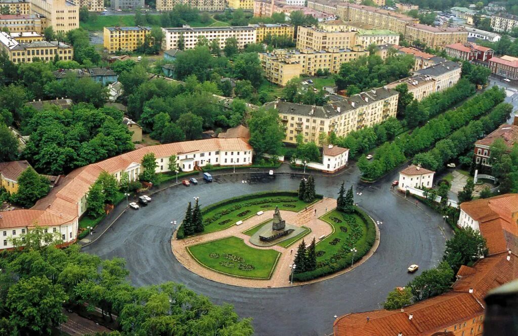 Городская пл. Площадь Ленина Петрозаводск. Круглая площадь Петрозаводск. Петрозаводск Ленину на круглой площади. Республика Карелия столица Петрозаводск.