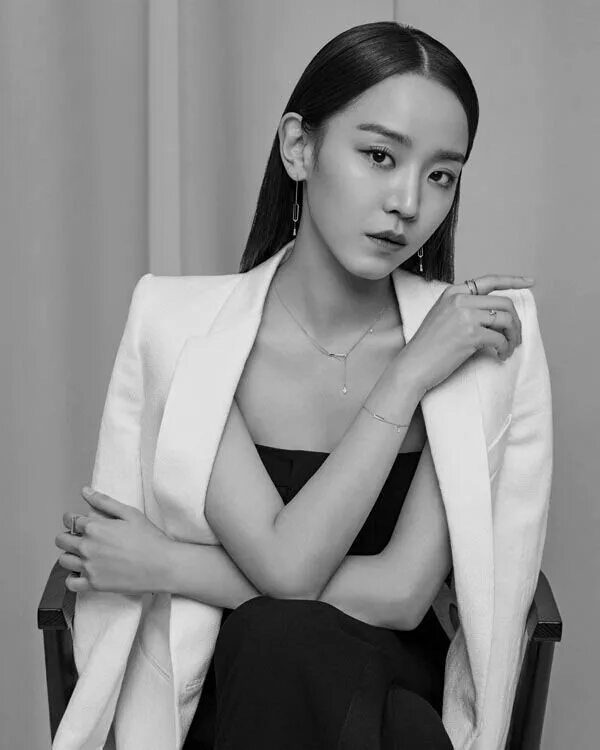 Королева чхорин. Шин хе сон 2020. Шин хе сун. Королева чорин син хе сон. Син хе сон актриса.