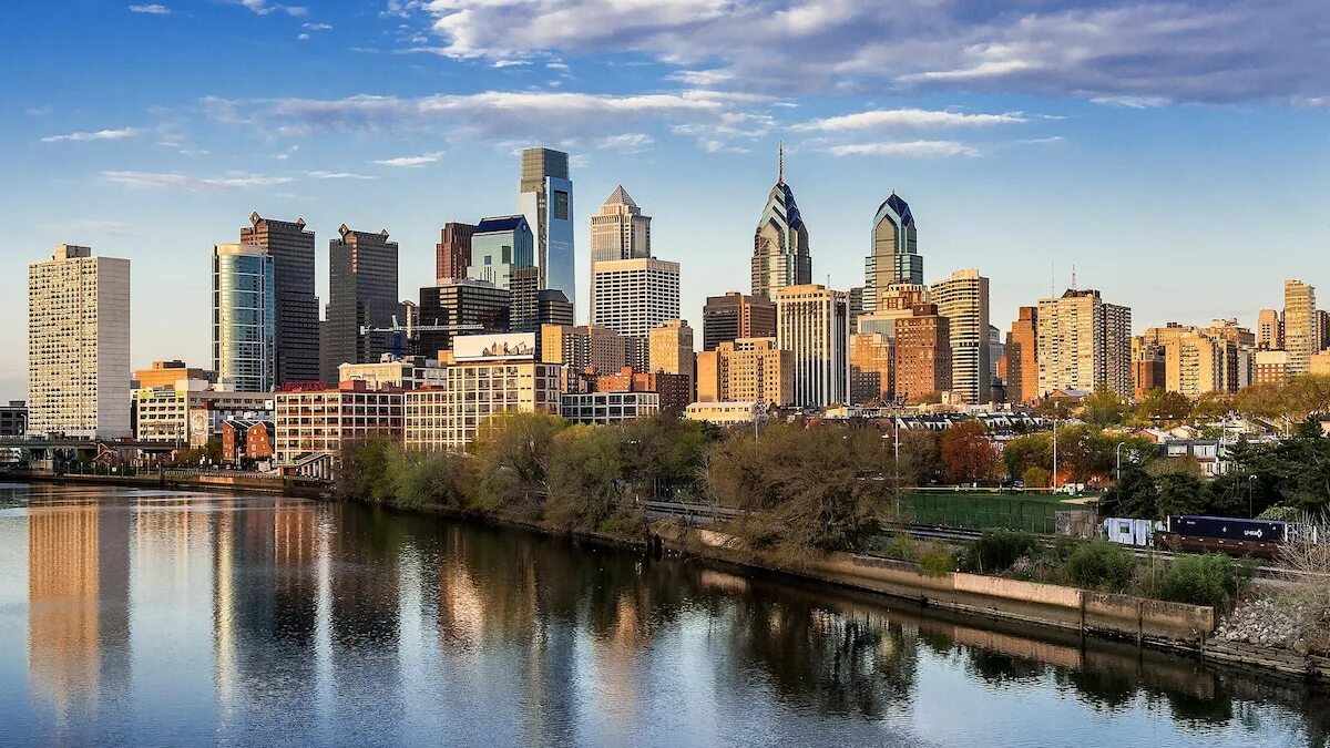 Philadelphia city. Philadelphia city. Река делавер в филадельфии. Филадельфийская ратуша филадельфия. Филадельфия штат пенсильвания.