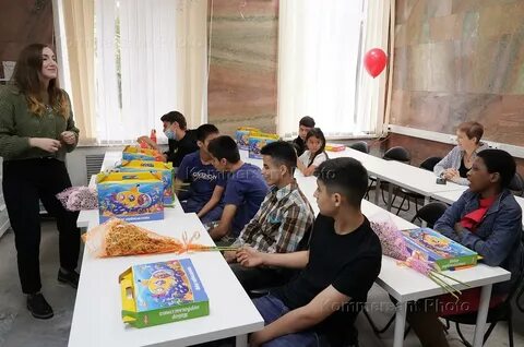 Двое 12 летних детей мигрантов