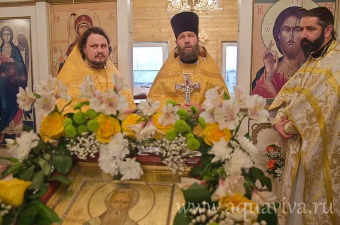 Храм на доблести. Храм иоанна милостивого на доблести. храм иоанна милостивого в отрадном настоятель. иоанн красносельский. храм иоанна милостивого внутри на доблести.