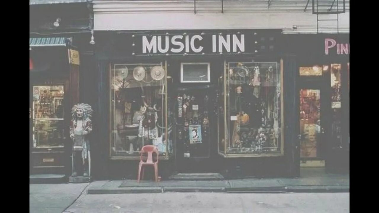 Music in you store. Нирвана магазин. музыка в витринах. the music shop. retro music shop.