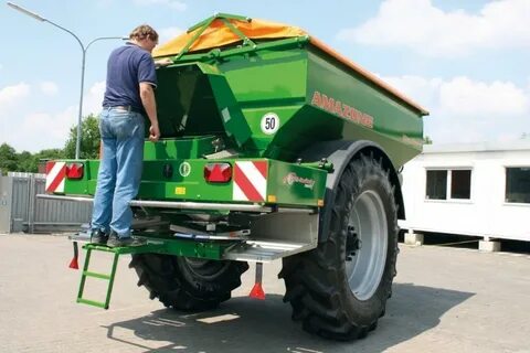 Разбрасыватель удобрений прицепной амазоне