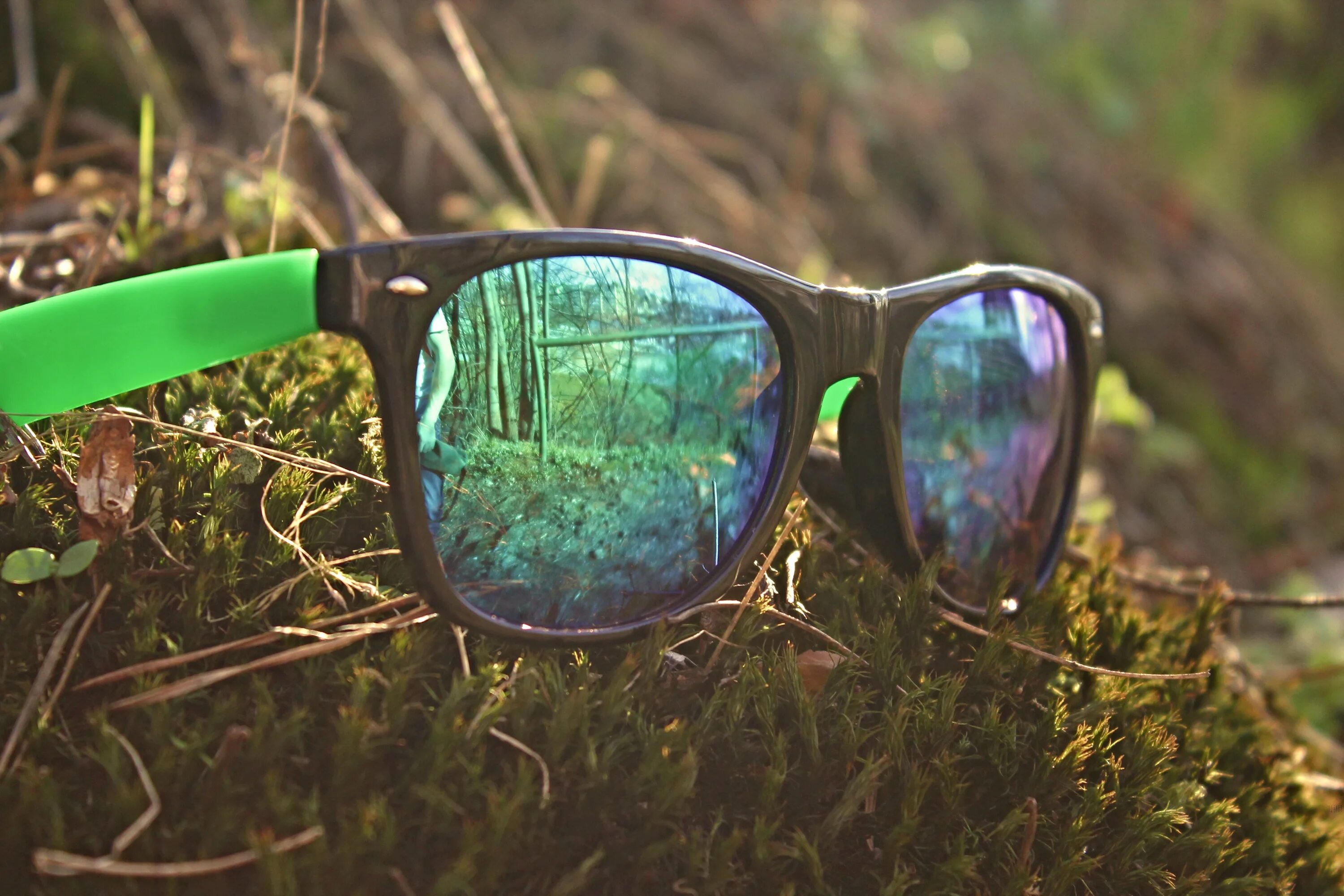 Очки реальной жизни. Солнцезащитные очки. Летние очки. Радужные очки. Крутые солнечные очки.
