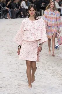 Chanel Resort весна-лето 2019 - коллекция, которая произвела настоящий фуро...