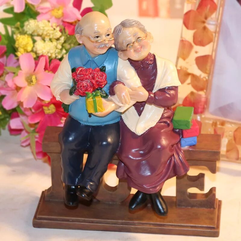 Подарок на золотую свадьбу. Сувениры на золотую свадьбу. Подарок для бабули на свадьбу. Подарок на золотую свадьбу родителям. Подарок на золотую свадьбу бабушке и дедушке.