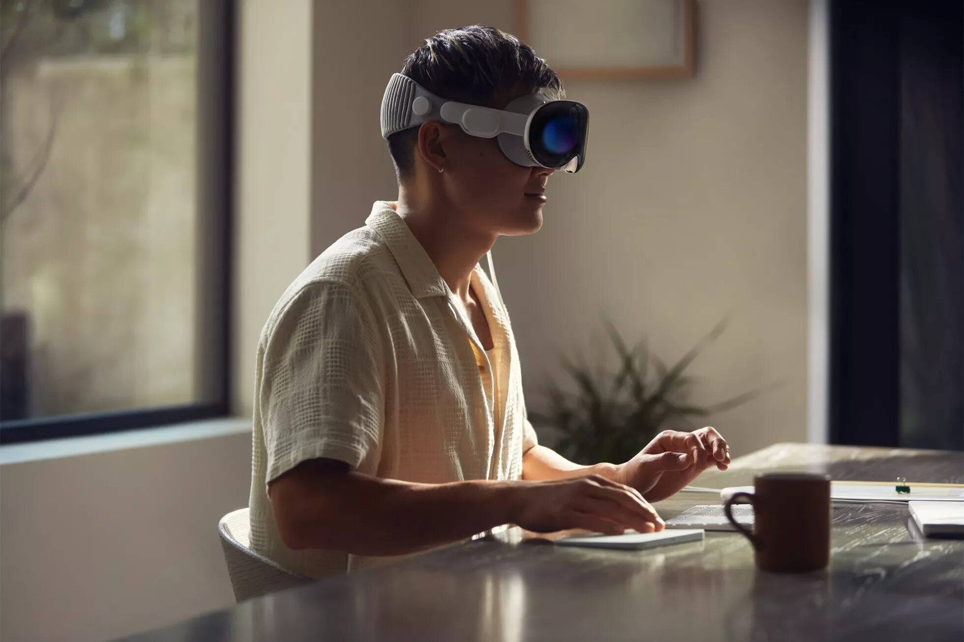 Очки апл про. Ar-очки apple vision pro. vr гарнитура apple vision pro. очки эпл вижин. очки эпл 2025.