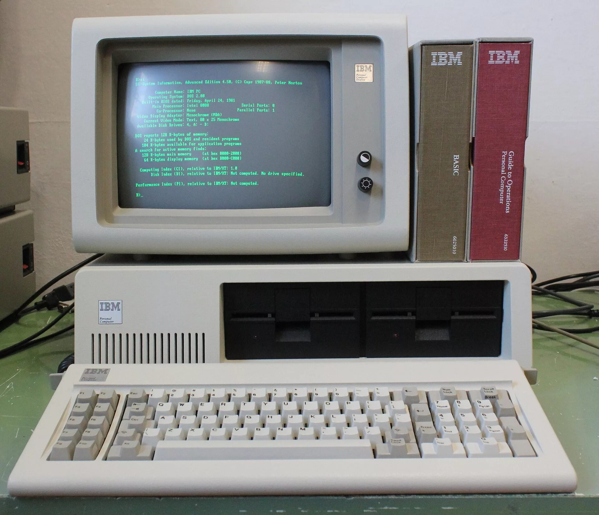 IBM PC 5150 1981. Первый персональный IBM PC (модель IBM 5150). Компьютер IBM PC 5150. IBM PC 1981 год.