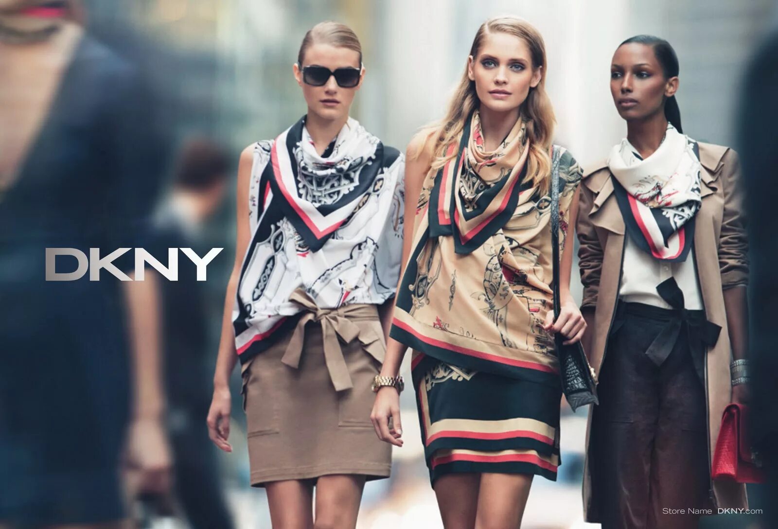 Коллекция одежды. Liu jo бренд. Коллекция луи виттон 2021. Burberry 2022 campaign. Костюм луи виттон.