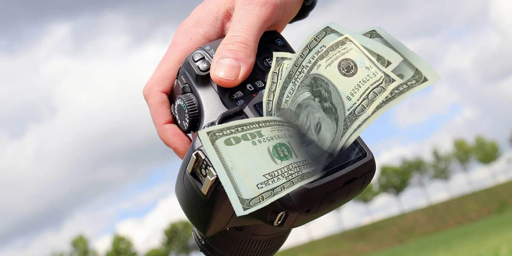 Аффирмации на деньги и богатство. Удовлетворение от работы афоризмы. Фотосессия с деньгами. Деньги или призвание. Красивая женщина с деньгами.