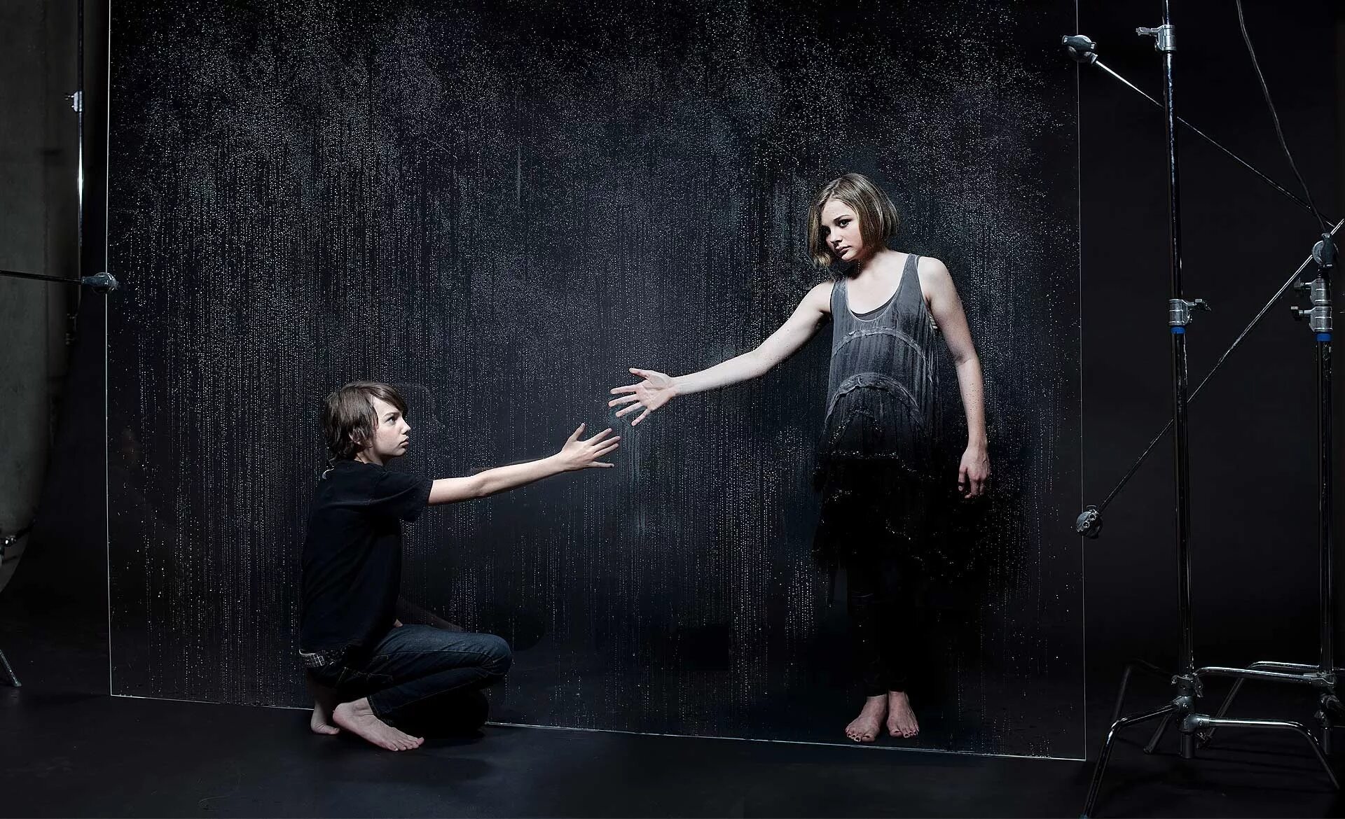 ноги. варум сумасшедшая фото. девушка в луже под дождем. фото ног. босые ноги в живописи.