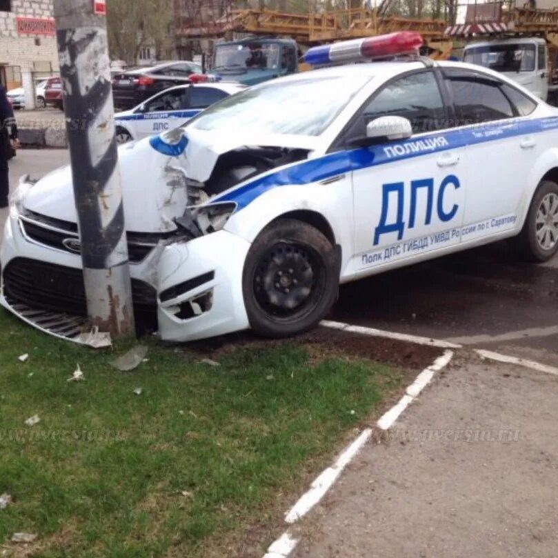 Сломанная полицейская машина. Разбитые полицейские машины. Субару дпс. Разбитая полицейская машина. Сломанная полицейская машина.