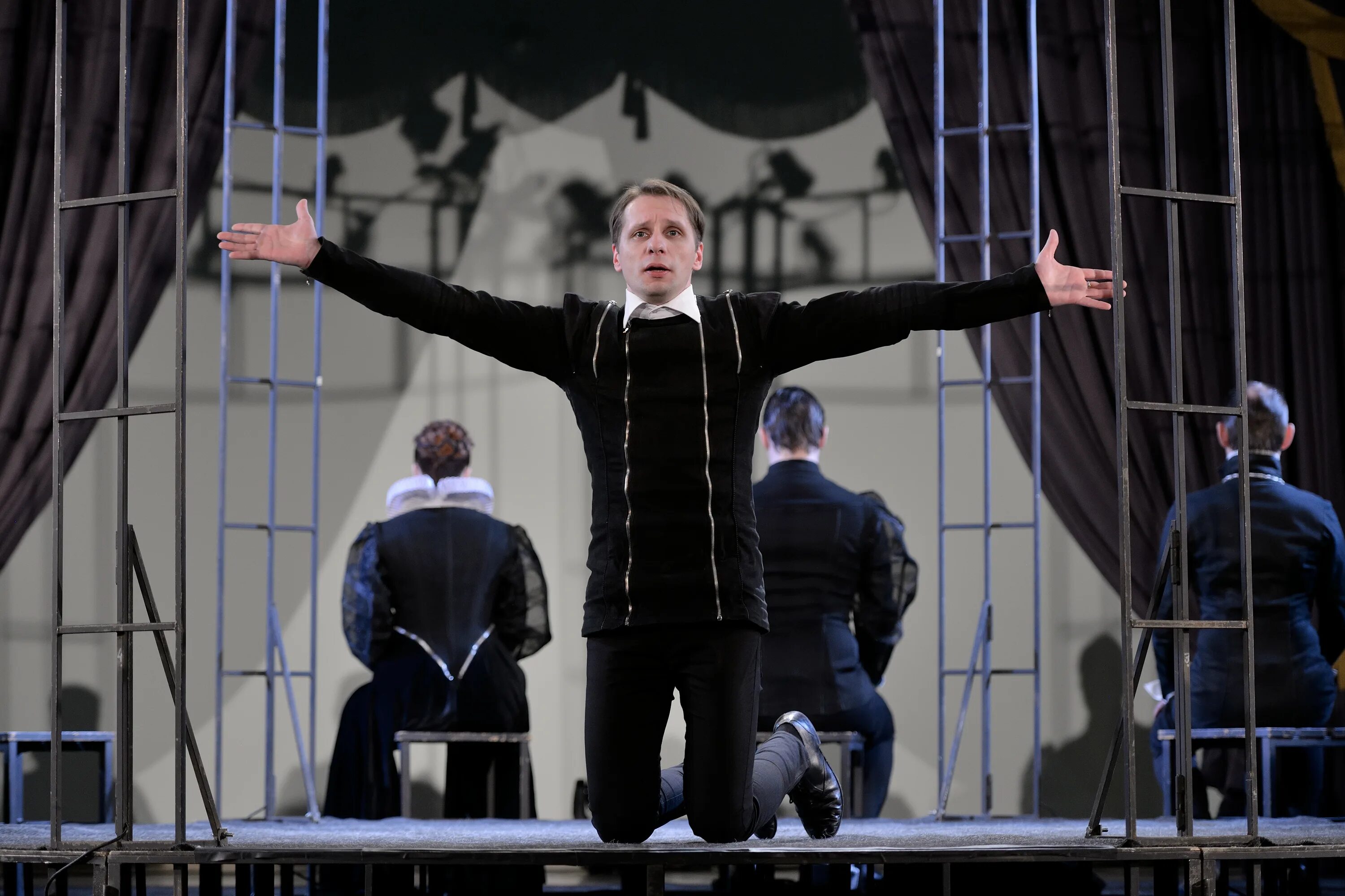 Йорик гамлет. Франсиско гамлет. Гамлет. Гамлет р. Гамлет винил.