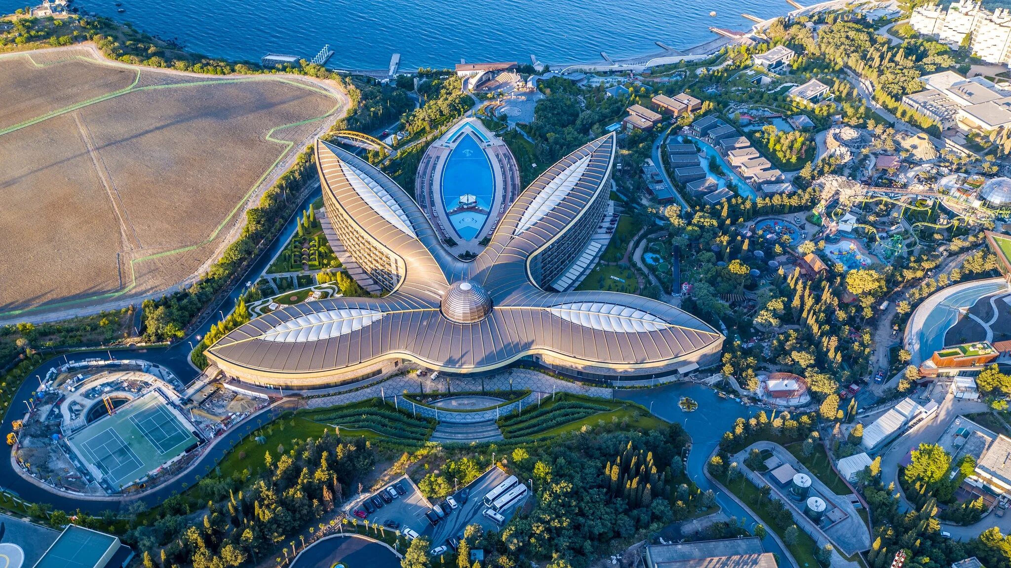 Медцентр ялта. Крым отель Mriya Resort Spa 5. Гостиница Мрия в Ялте.