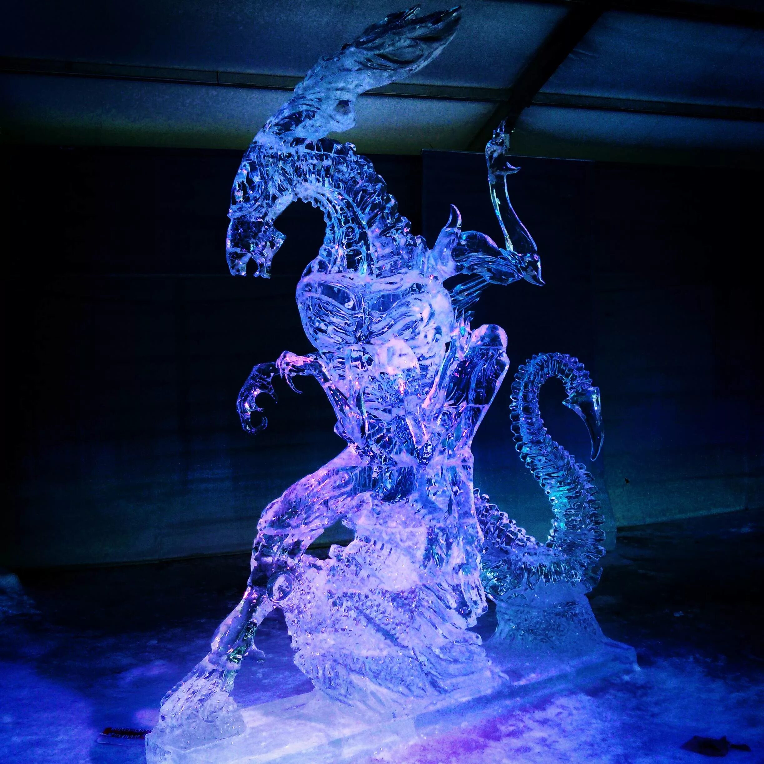 Ледяные фигуры. Ледяные скульптуры. фигурки изо льда. фигуры изо льда. скульптуры из льда.