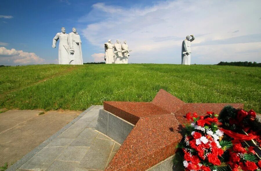 Памятник про великую отечественную войну. Мемориал героям-панфиловцам памятники Великой Отечественной войны. Памятник героям панфиловцам Дубосеково (Московская область). Мемориал 28 героев Панфиловцев в Мос обл. 2) Мемориал «героям-панфиловцам»;.