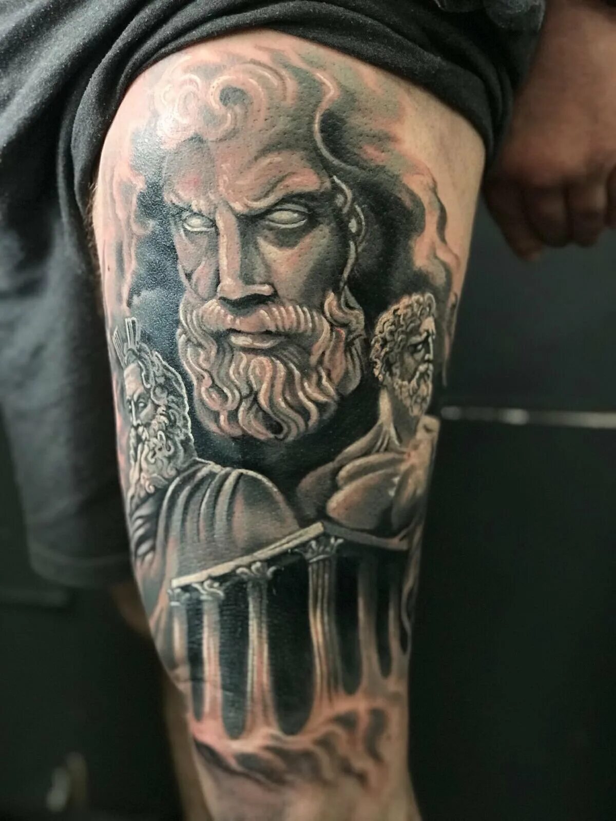 тату в стиле греческой мифологии. древнегреческие тату. древнегреческие тату. зевс и посейдон тату. зевс реализм.