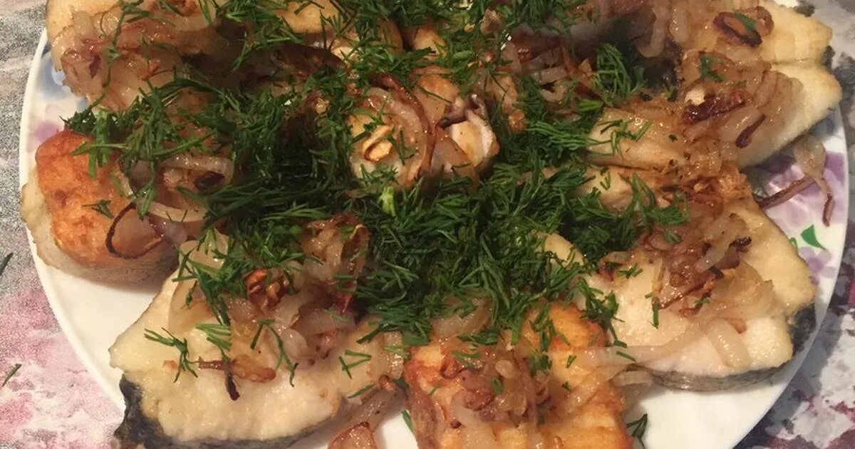 Судак филе как приготовить вкусно на сковороде. Судак жареный. судак обжаренный. судачки жареные. жареный судак фото.