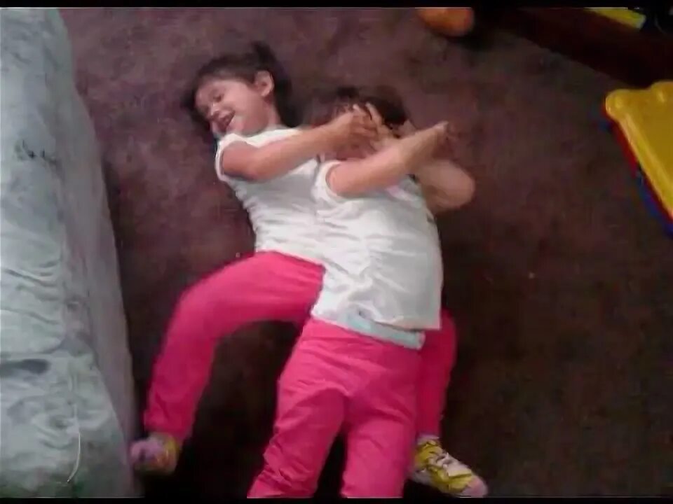 Siblings fighting. Sister fights brother. Brother sister fight. Сестра и брат драка. Sister fights brother.
