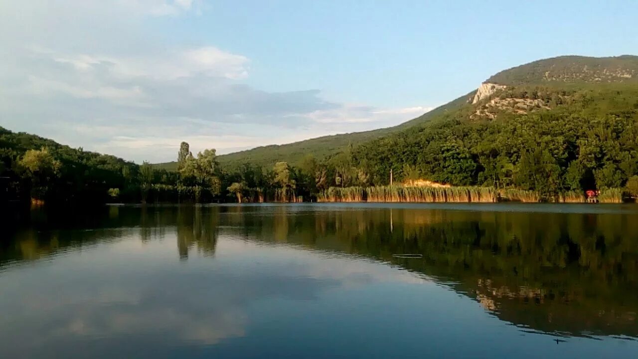 Торопова дача крым. Тороповское водохранилище Севастополь. Торопова дача Севастополь. Торопов пруд Севастополь. Озеро Торопова.