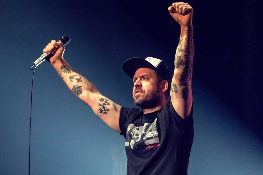 сергей михалок. группа ляпис трубецкой группа. солист группы трубецкой. Evpatoria ляпис трубецкой. сергей михалок.