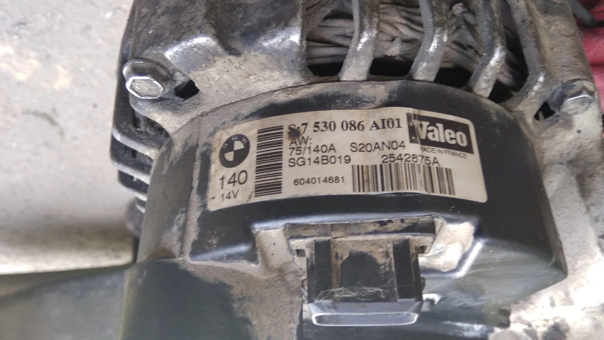 Генератор бмв х5 е70 3.0. Генератор bmw x5. bmw x5 e53 генератор. генератор бмв х5 е53. щетки генератора bmw x5.