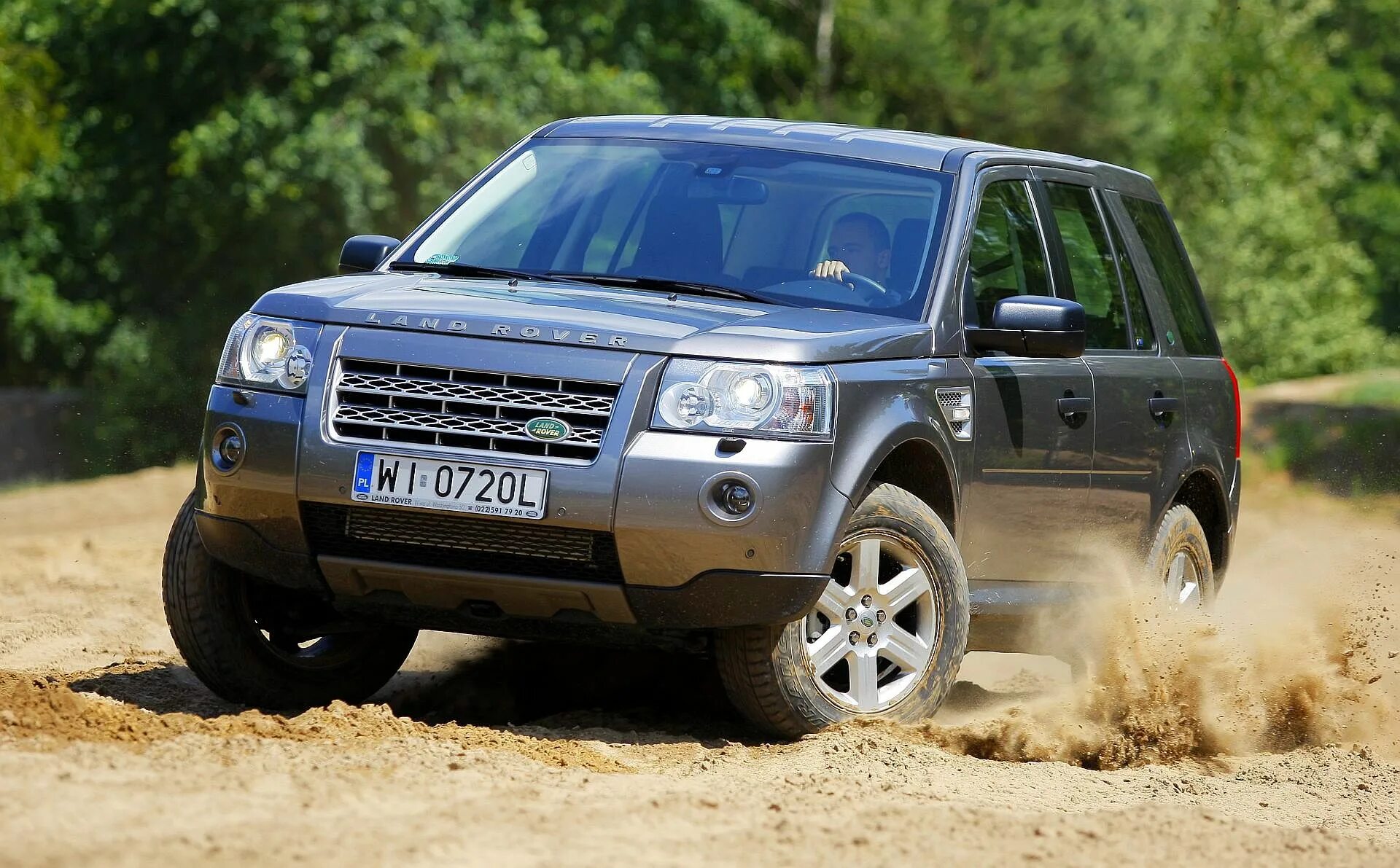 Машина рендж ровер новый. Land rover freelander 2 2008 ржавчина. Land rover freelander кабриолет. Ленд ровер дискавери 4 2012. Фрилендер 2 2012.