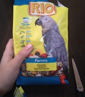 Покажи корм попугая