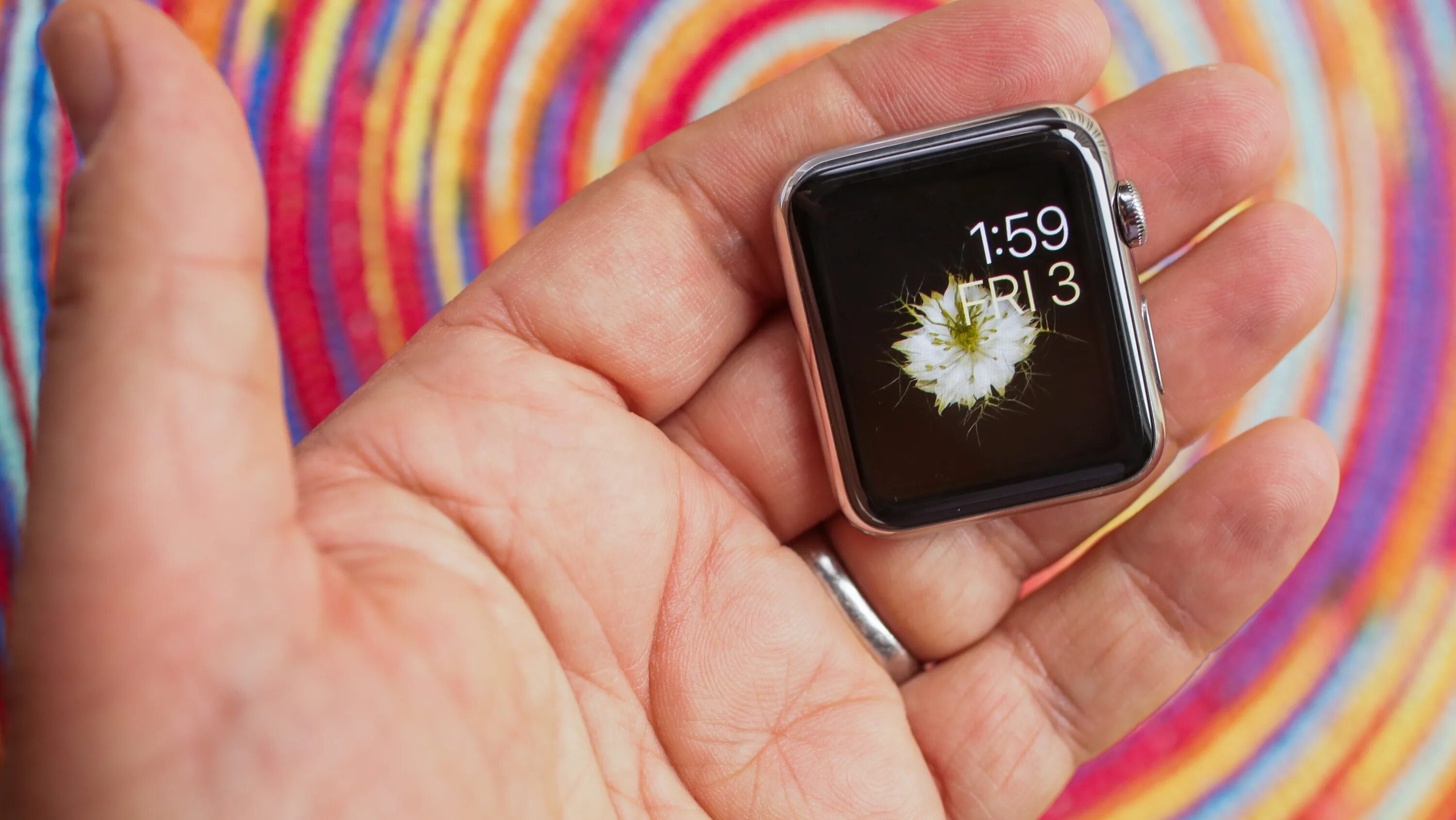 Поменять заставку на смарт часов. Обои для iwatch. циферблаты эппл вотч 4. смена обоев на эпл вотч. как поменять обои на apple watch.