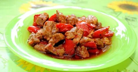 Мясо говядина с помидорами