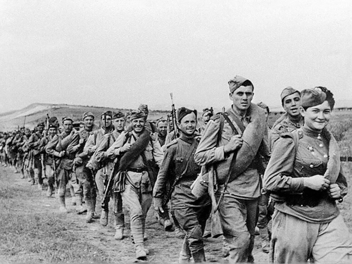 Фото военные с названиями и описанием Беседа–диалог "по следам мужества и стойкости" 2022, Новооскольский район дата