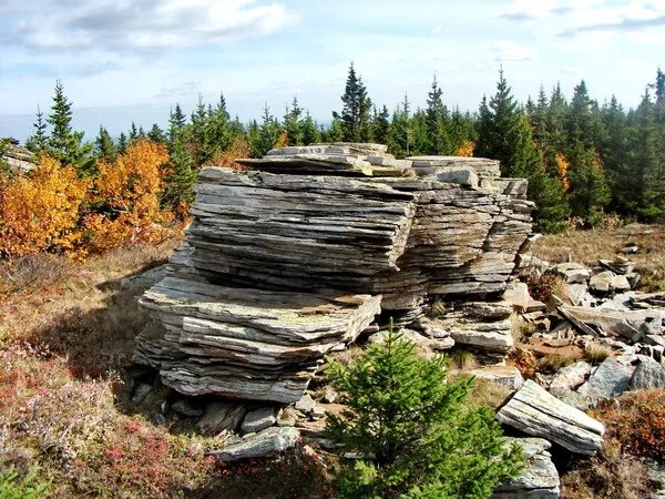 змеевик урал. ильмен тау гора. неограненные минералы. провинции южного урала. киров -южный урал.