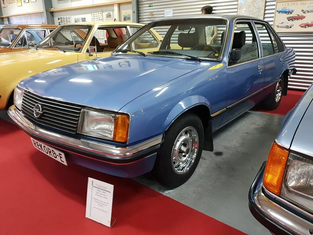 Опель рекорд купить. Opel Rekord 1978. Опель рекорд 1978. Опель рекорд 82. Опель рекорд 1973.