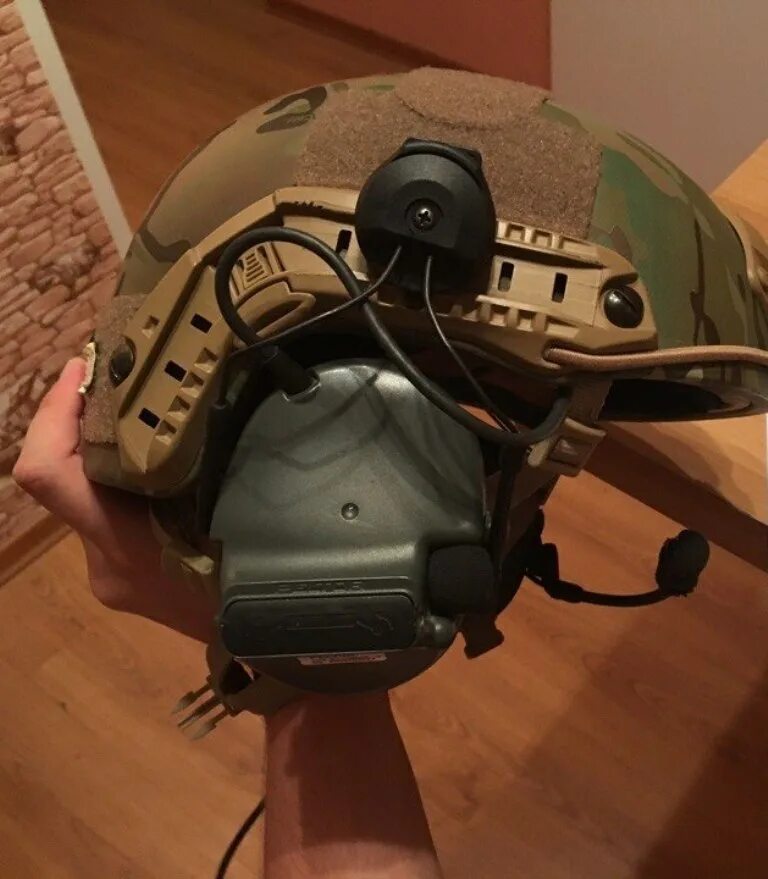 Баллистический шлем ops core. Шлем ops core howard impact. peltor 6s под шлем. каска ops core с наушниками peltor.
