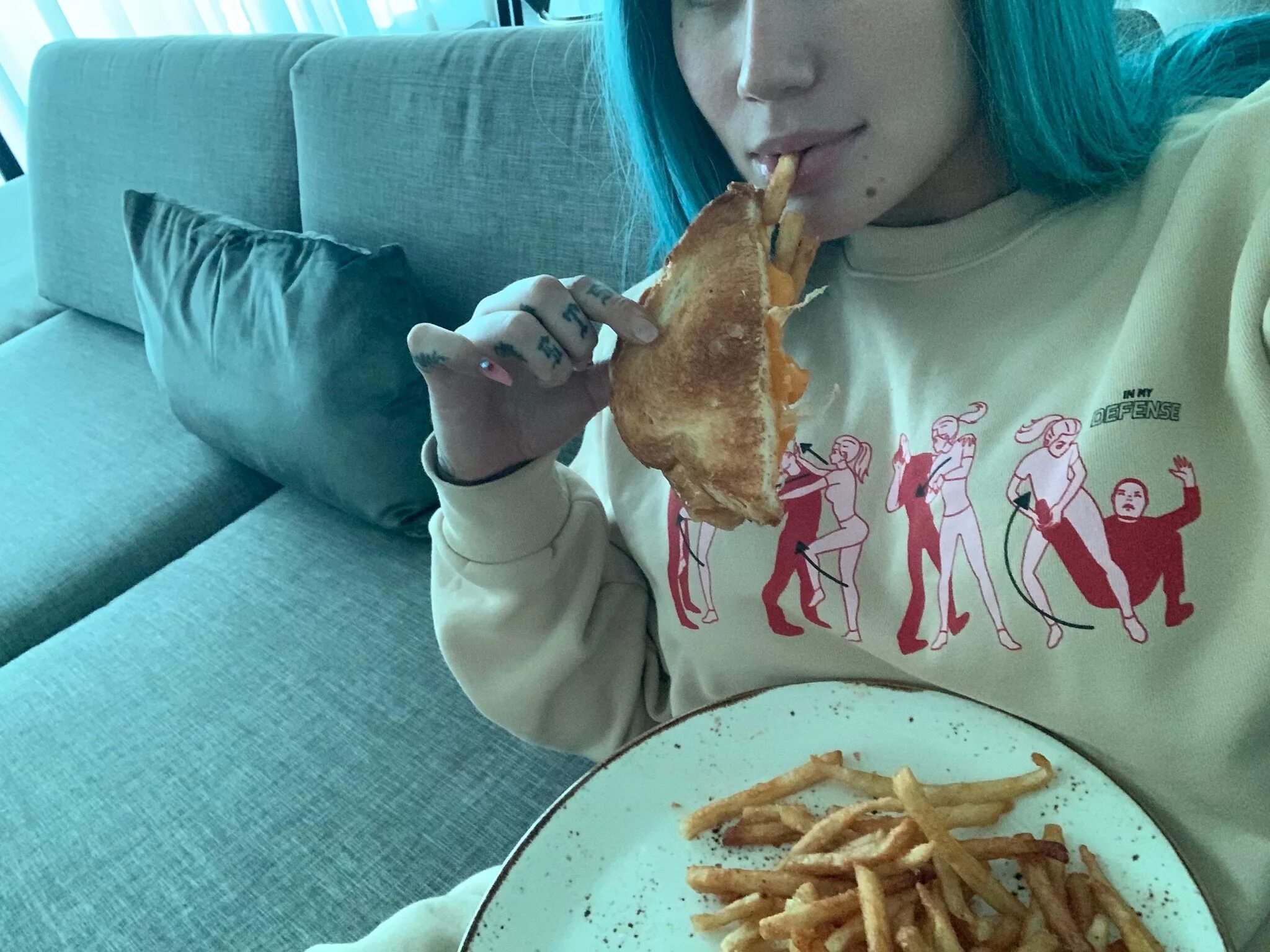 I like this bitch this bitch