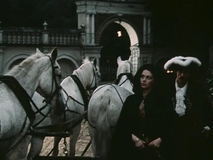 Гардемарины вперед содержание. Гардемарины вперед фильм 1987. гардемарины вперед церковь вознесения. гардемарины вперед фильм 1987 храм. фильм гардемарины вперед эпизод.
