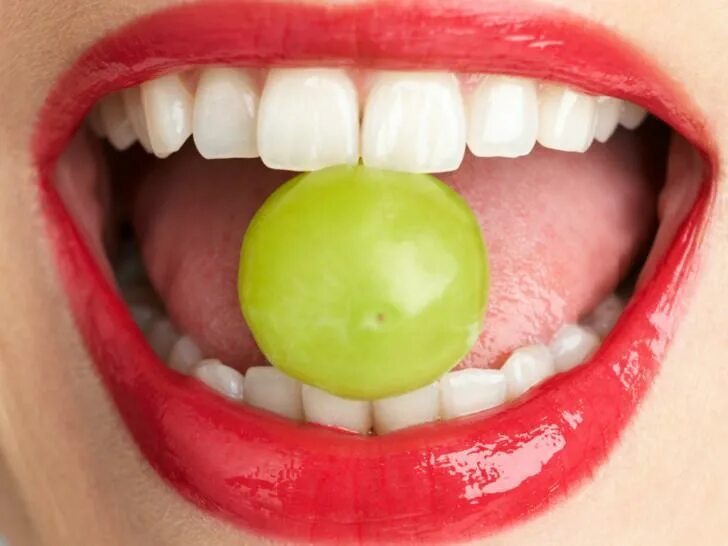 Кровоточат десны витамины. Красивые зубы. Здоровые зубы. Здоровые крепкие зубы. Здоровая ротовая полость.