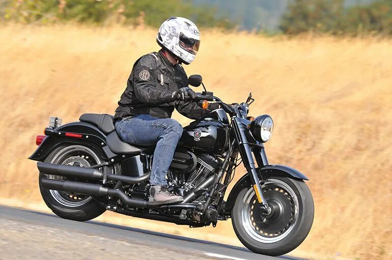 Fat boy s. Харлей дэвидсон софтейл слим. harley davidson softail slim s. харли дэвидсон softail fat boy. харлей фэт бой.