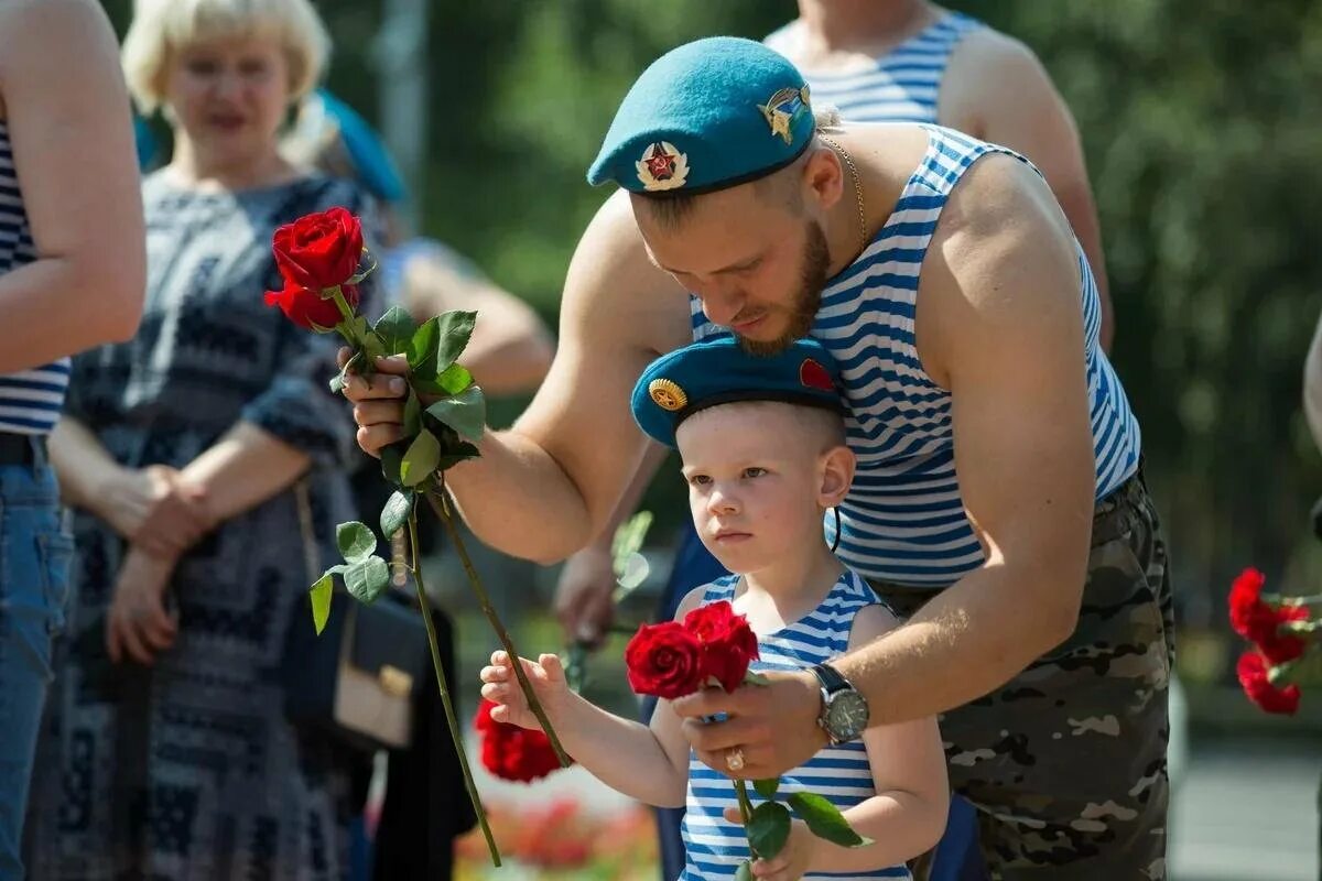 Августа есть праздник. День вдв (день воздушно-десантных войск). вдв 2025. с праздником вдв. фотографии десантников.