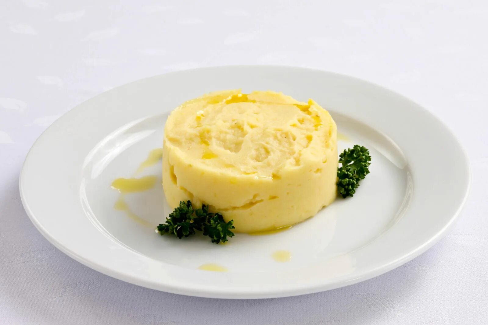 Меню картофельное пюре. Картофельное пюре. гарнир к пюре. картофель пюре. картофельное пюре на тарелке.
