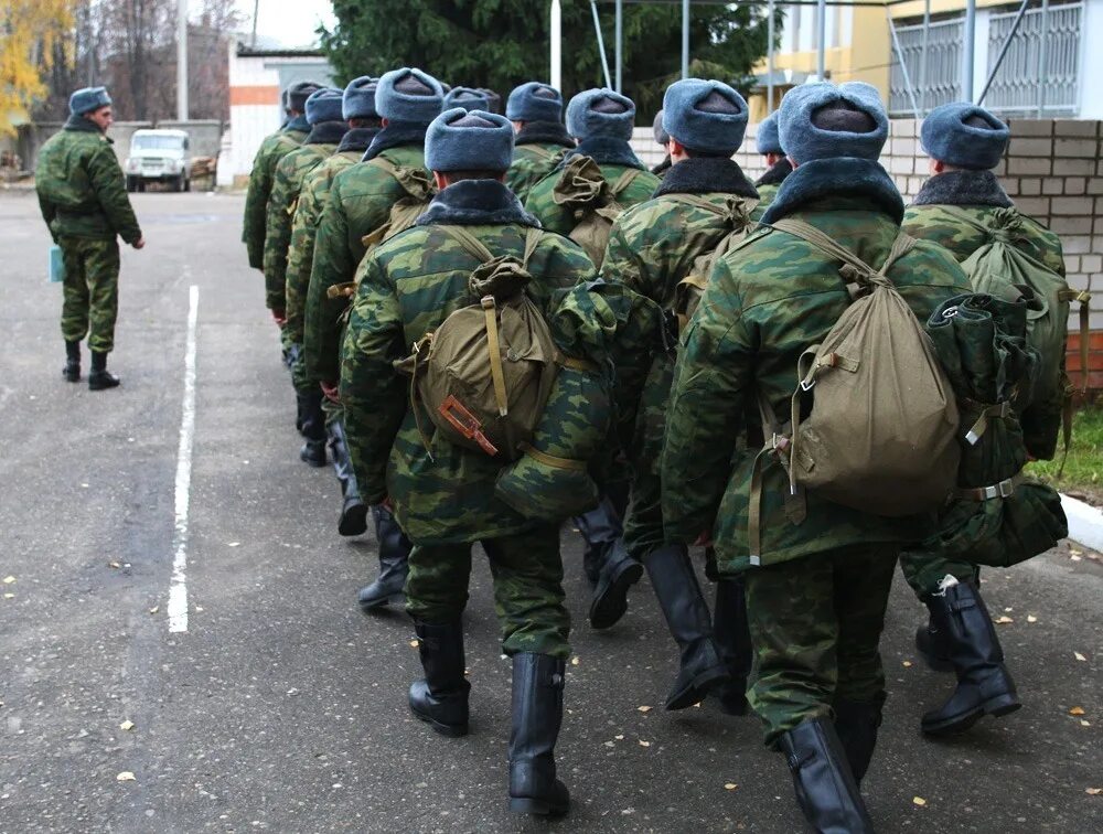 Военных призывают. Осенний призыв. Солдаты мобилизация. Мобилизация армии. Осенний призыв в армию.