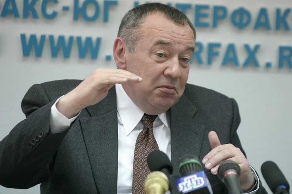 Чуб губернатор. Владимир фёдорович чуб. чуб губернатор ростовской. губернатор ростовской области чуб владимир федорович. экс губернатор ростовской области чуб.