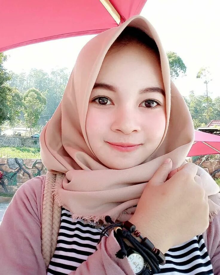 Bacol hijab. Jilbab bugil. Hijab smp colmek. Jilbab digrepe. Индонезия хиджаб.