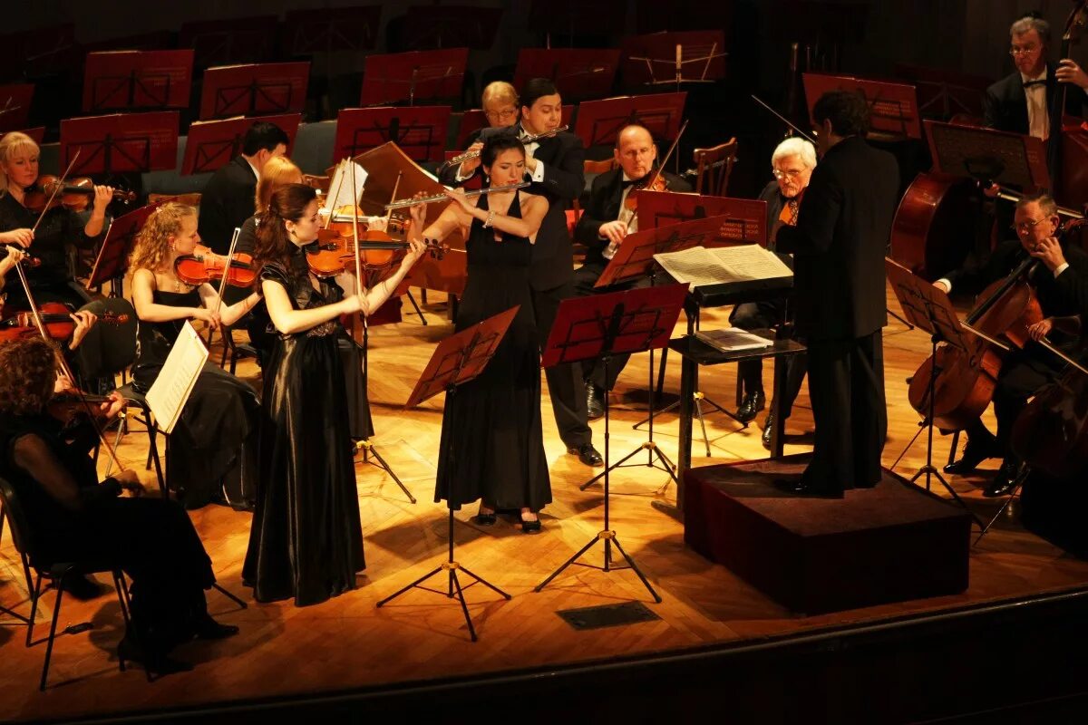 приднестровский государственный симфонический оркестр мосенко. крымская филармония екатерина грицевич. крымский симфонический оркестр состав. крымская филармония фото. солист филармонии.