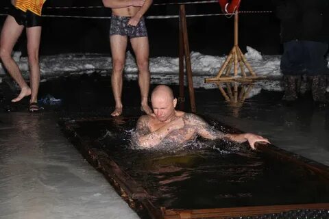 Крещение мужчины