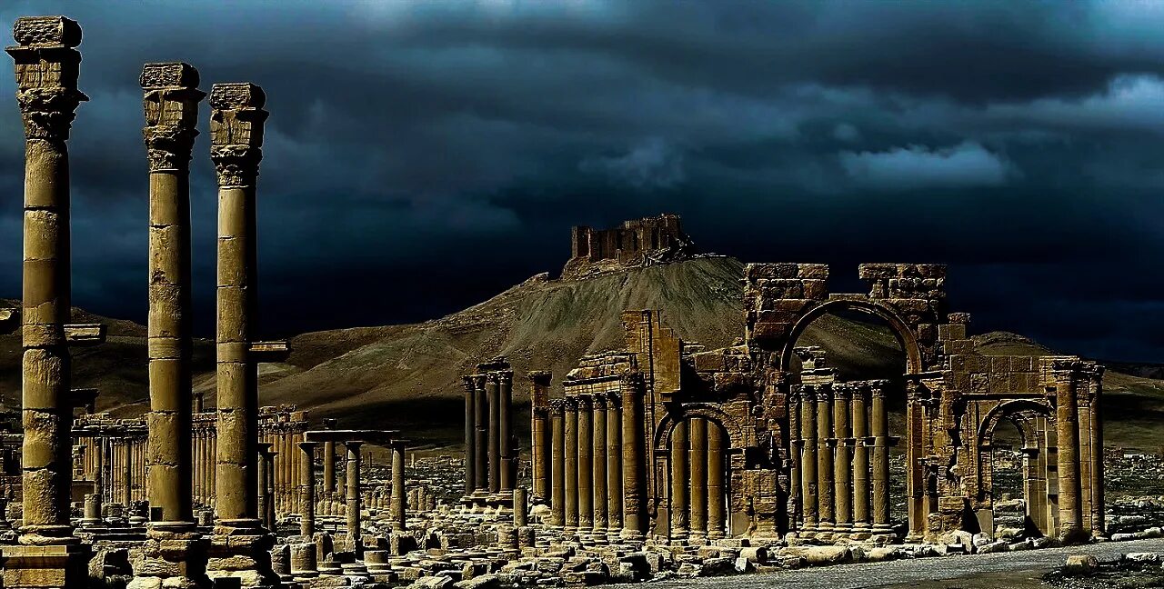 Дом из книги лика черной пальмиры спб. Макет на чёрном фоне. Васильев писатель фантаст. Palmyra archaeological museum. Модий.